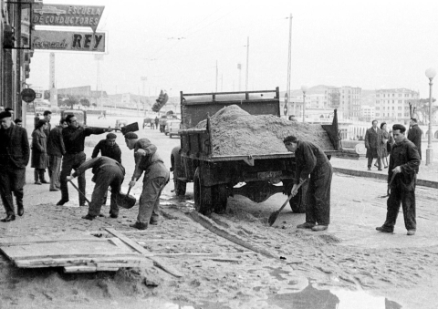 Temporal histórico en Riazor, na Coruña, 1965