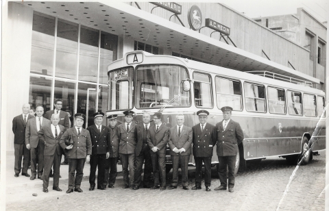 Inauguración da liña A do autobús urbano na Coruña en 1965